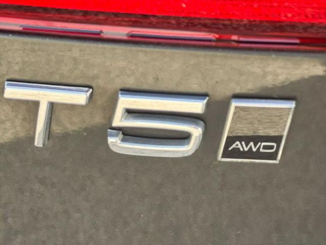 2021 Volvo XC60 T5 Momentum