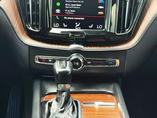 2021 Volvo XC60 T5 Momentum