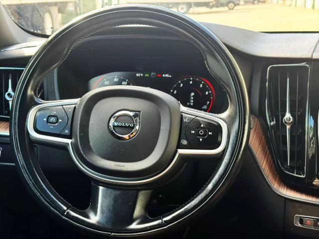 2021 Volvo XC60 T5 Momentum