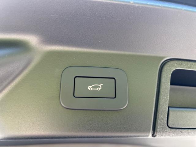 2026 Land Rover Range Rover Velar P400 Dynamic SE