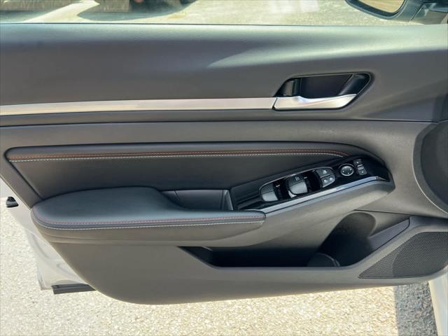 2023 Nissan Altima SR FWD