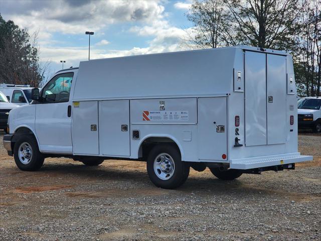 2025 Chevrolet Express Cutaway Work Van