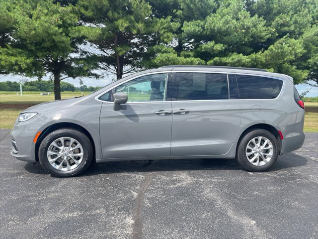 2022 Chrysler Pacifica Touring L AWD