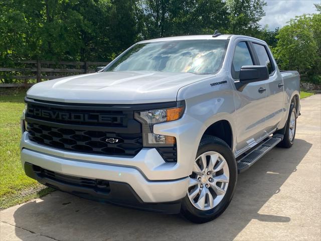 2022 Chevrolet Silverado 1500 4WD Crew Cab Short Bed Custom