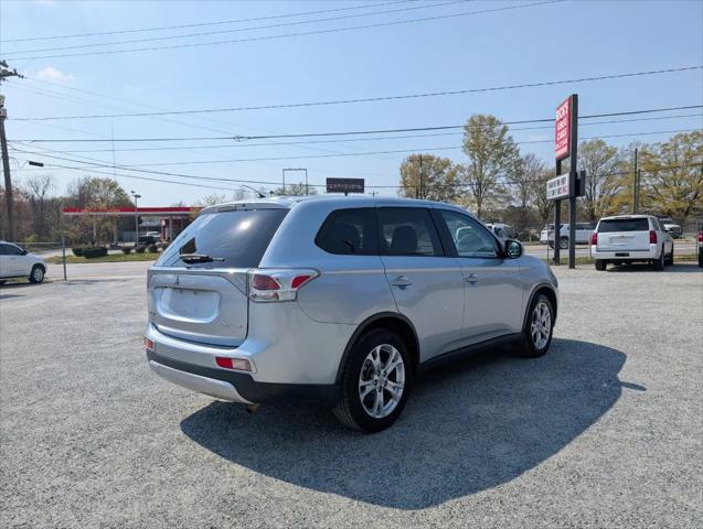 2015 Mitsubishi Outlander SE