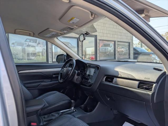 2015 Mitsubishi Outlander SE