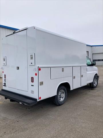 2025 Chevrolet Express Cutaway Work Van