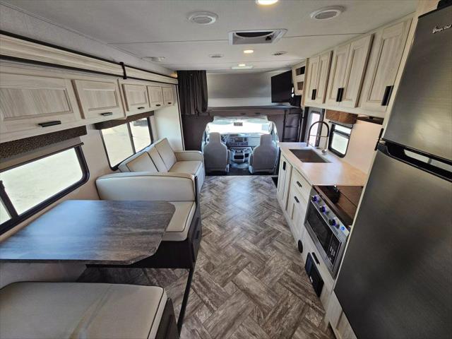 2022 Ford E-450 Cutaway 2850LE Ford