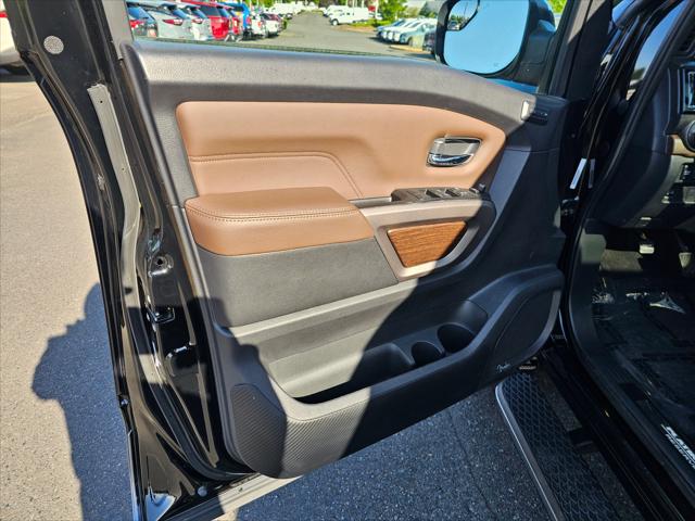 2023 Nissan Titan Crew Cab Platinum Reserve 4x4