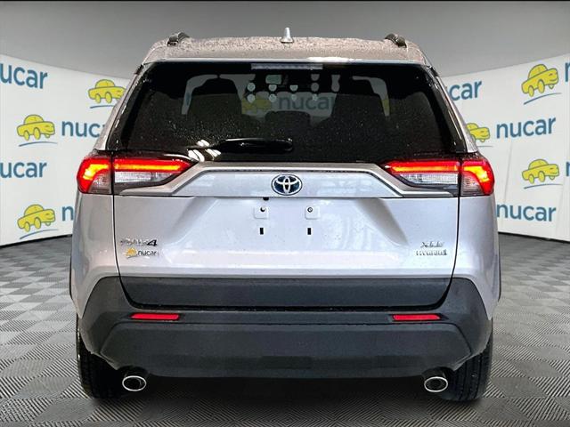 2022 Toyota RAV4 Hybrid XLE