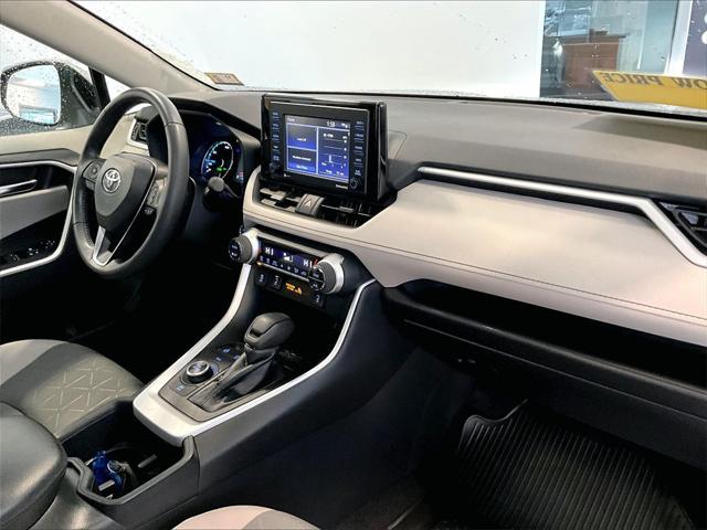 2022 Toyota RAV4 Hybrid XLE