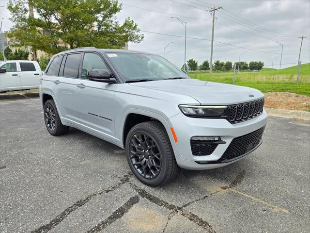 2025 Jeep Grand Cherokee GRAND CHEROKEE SUMMIT 4X4