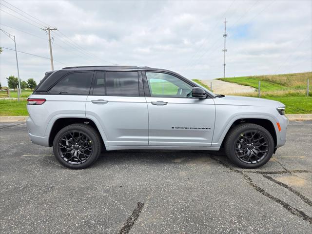 2025 Jeep Grand Cherokee GRAND CHEROKEE SUMMIT 4X4