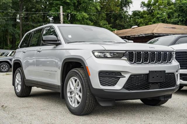 2025 Jeep Grand Cherokee GRAND CHEROKEE LAREDO X 4X4