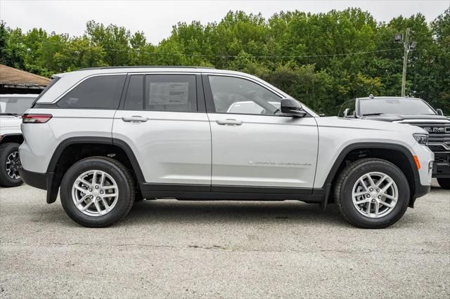 2025 Jeep Grand Cherokee GRAND CHEROKEE LAREDO X 4X4