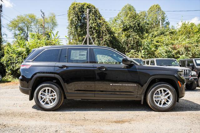 2025 Jeep Grand Cherokee GRAND CHEROKEE LAREDO X 4X4