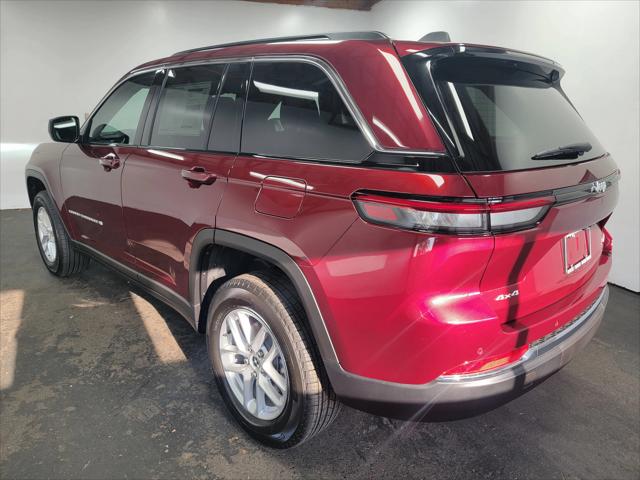 2025 Jeep Grand Cherokee GRAND CHEROKEE LAREDO X 4X4