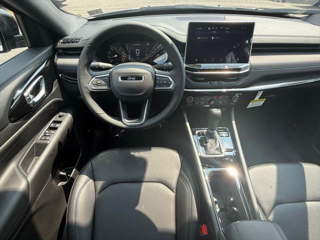 2025 Jeep Compass COMPASS LIMITED 4X4