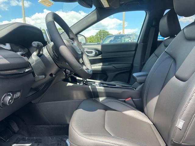 2025 Jeep Compass COMPASS LIMITED 4X4