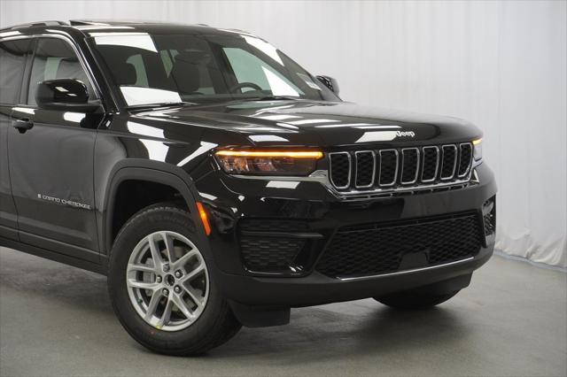 2025 Jeep Grand Cherokee GRAND CHEROKEE LAREDO X 4X4