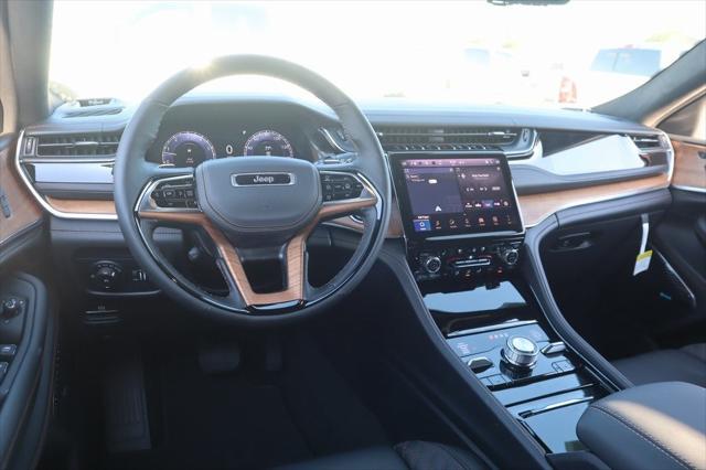 2025 Jeep Grand Cherokee GRAND CHEROKEE SUMMIT RESERVE 4X4