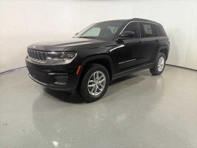 2025 Jeep Grand Cherokee GRAND CHEROKEE LAREDO X 4X4