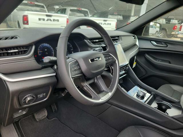 2025 Jeep Grand Cherokee GRAND CHEROKEE L ALTITUDE 4X2 2025 Jeep Grand Cherokee GRAND CHEROKEE L ALTITUDE 4X2