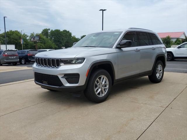 2025 Jeep Grand Cherokee GRAND CHEROKEE LAREDO X 4X4