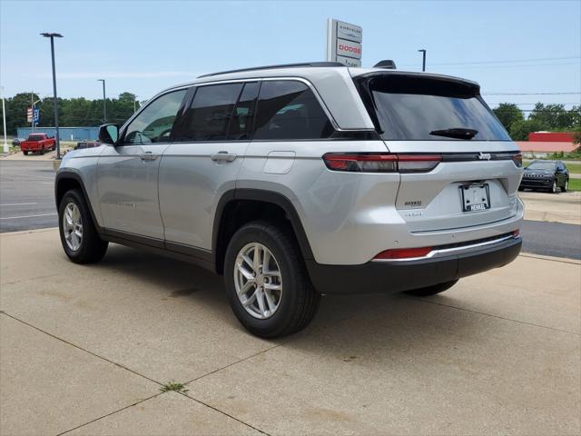 2025 Jeep Grand Cherokee GRAND CHEROKEE LAREDO X 4X4