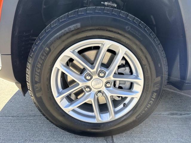 2025 Jeep Grand Cherokee GRAND CHEROKEE L LAREDO X 4X2