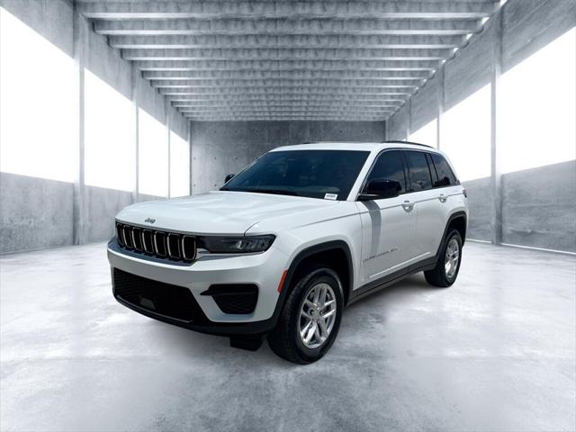 2025 Jeep Grand Cherokee GRAND CHEROKEE LAREDO X 4X4