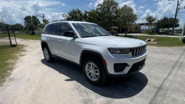 2025 Jeep Grand Cherokee GRAND CHEROKEE LAREDO X 4X4