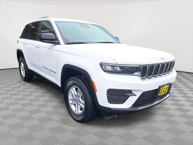2025 Jeep Grand Cherokee GRAND CHEROKEE LAREDO 4X4