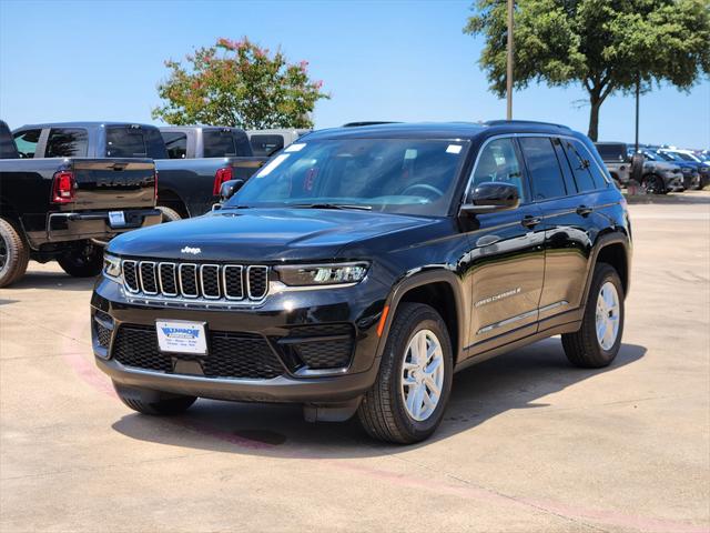 2025 Jeep Grand Cherokee GRAND CHEROKEE LAREDO X 4X4