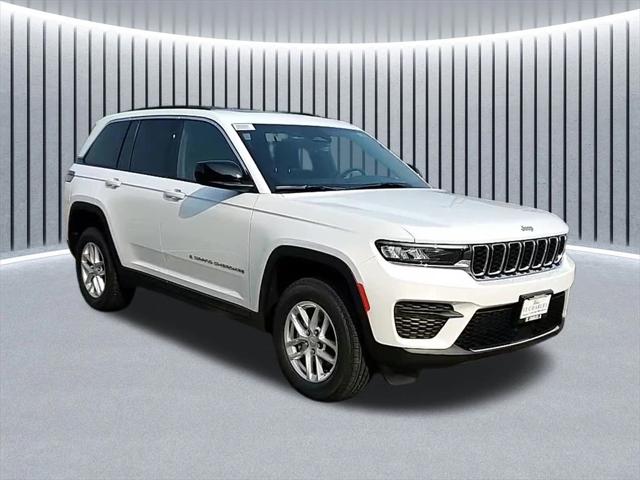 2025 Jeep Grand Cherokee GRAND CHEROKEE LAREDO X 4X4