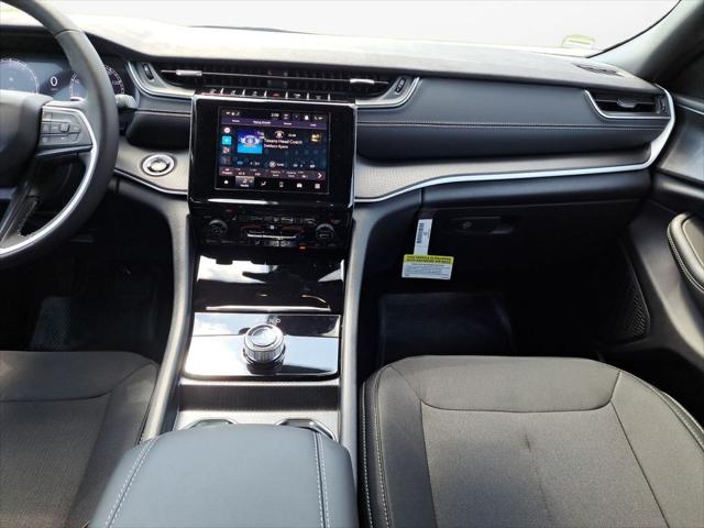 2025 Jeep Grand Cherokee GRAND CHEROKEE LAREDO X 4X4