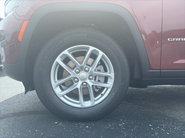 2025 Jeep Grand Cherokee GRAND CHEROKEE LAREDO X 4X4 2025 Jeep Grand Cherokee GRAND CHEROKEE LAREDO X 4X4