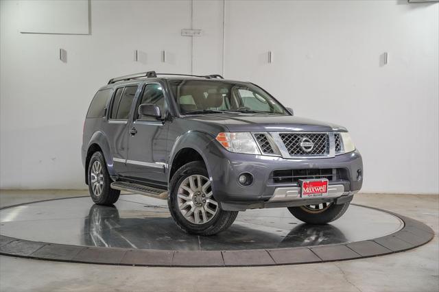 2010 Nissan Pathfinder LE