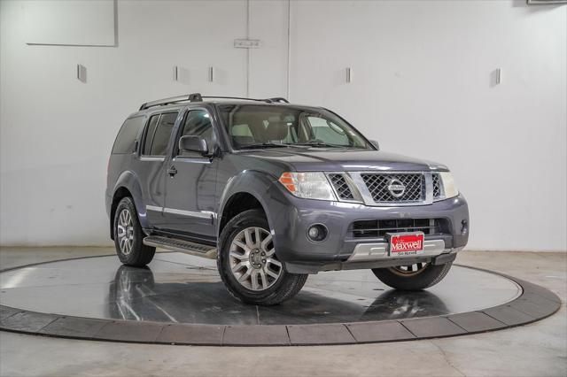 2010 Nissan Pathfinder LE