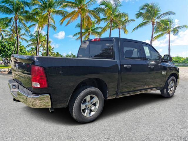 2023 RAM 1500 Classic SLT Crew Cab 4x2 57 Box