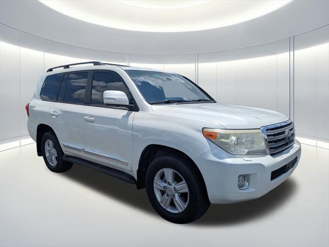 2013 Toyota Land Cruiser V8