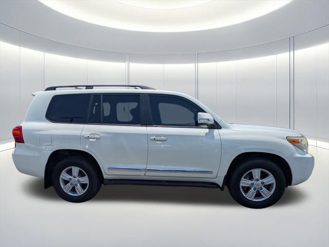 2013 Toyota Land Cruiser V8