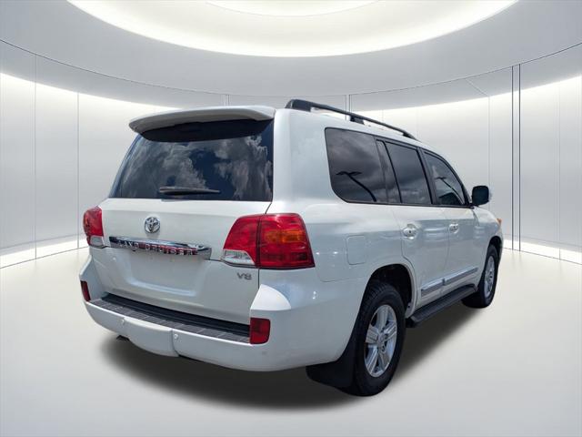 2013 Toyota Land Cruiser V8