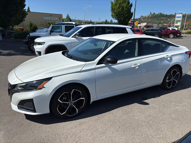 2023 Nissan Altima SR Intelligent AWD