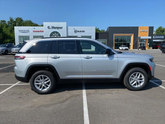 2025 Jeep Grand Cherokee GRAND CHEROKEE LAREDO X 4X4