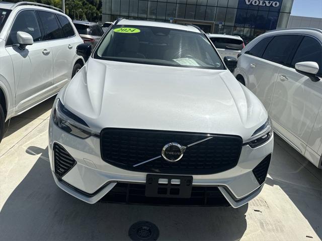 2024 Volvo XC60 B5 Plus Dark Theme
