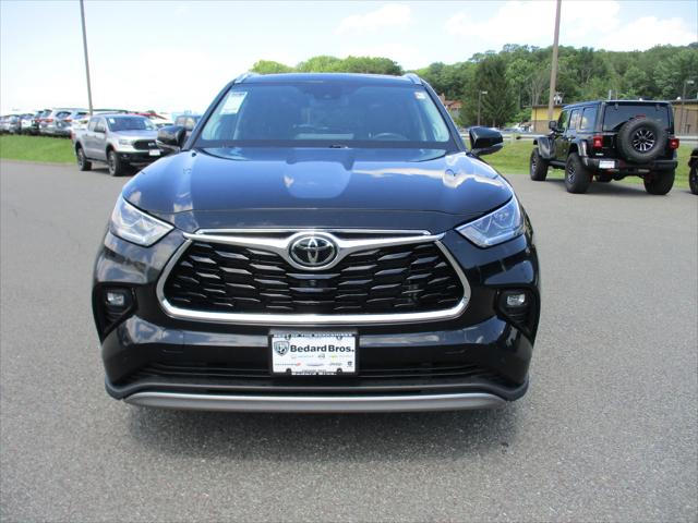 2022 Toyota Highlander Platinum