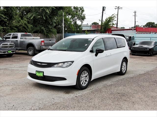 2025 Chrysler Voyager VOYAGER LX