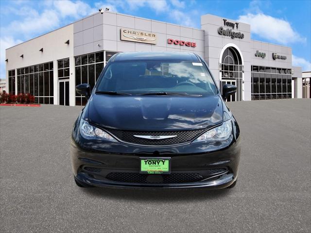 2025 Chrysler Voyager VOYAGER LX