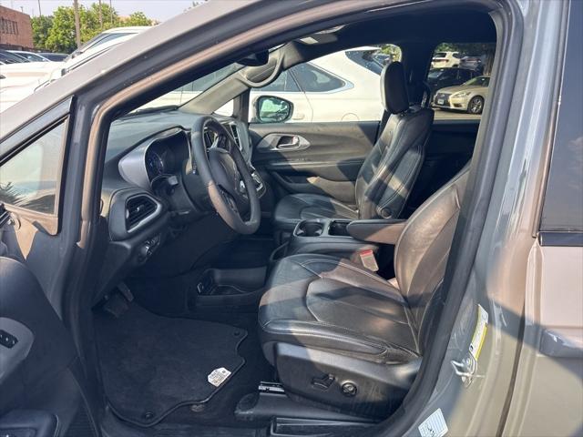 2022 Chrysler Pacifica Hybrid Touring L